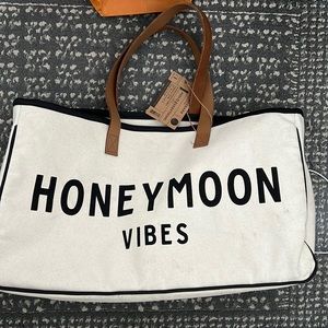 Barely used HONEYMOON VIBES gorgeous tote